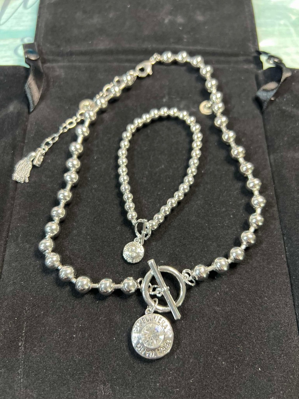 DESIGNER simply Vera wang necklace/bracelet set